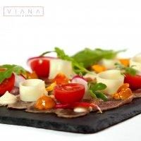 CARPACCIO-DE-PRESA-IBERICA-CON-LAMINAS-DE-PROVOLONE.jpeg